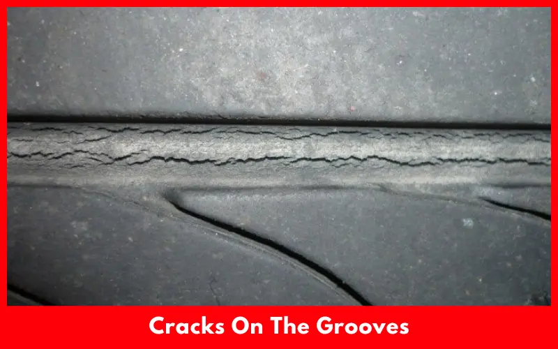 Cracks On The Grooves
